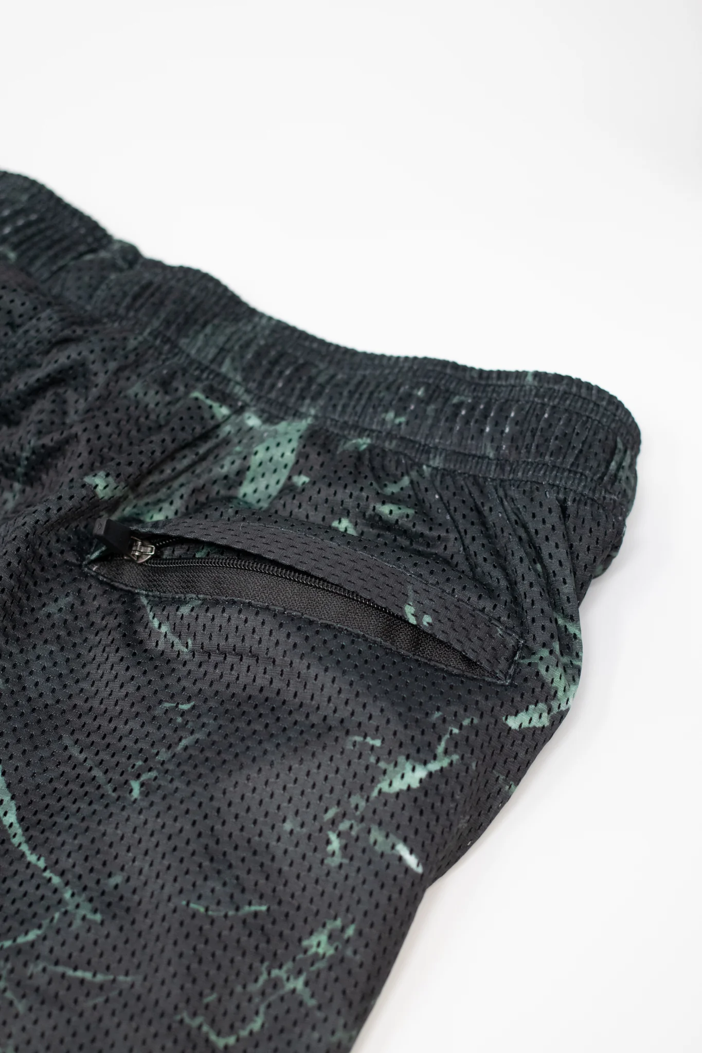 Nori Signature 5.5" Mesh Shorts - Image 11